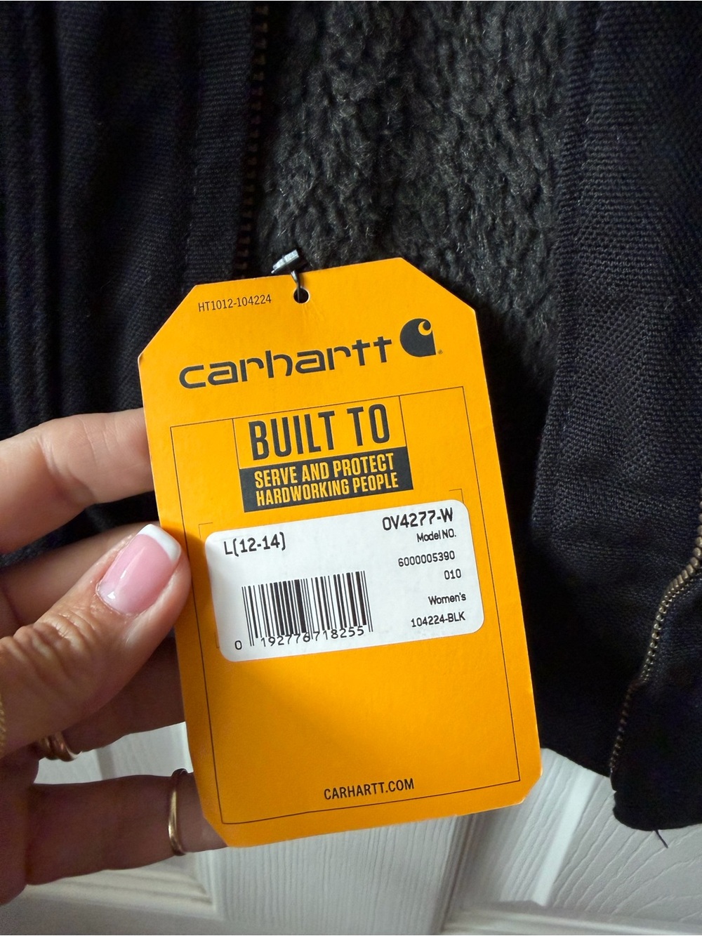 Carhartt Women’s Black Sherpa-Lined Vest - Picture 4 of 5